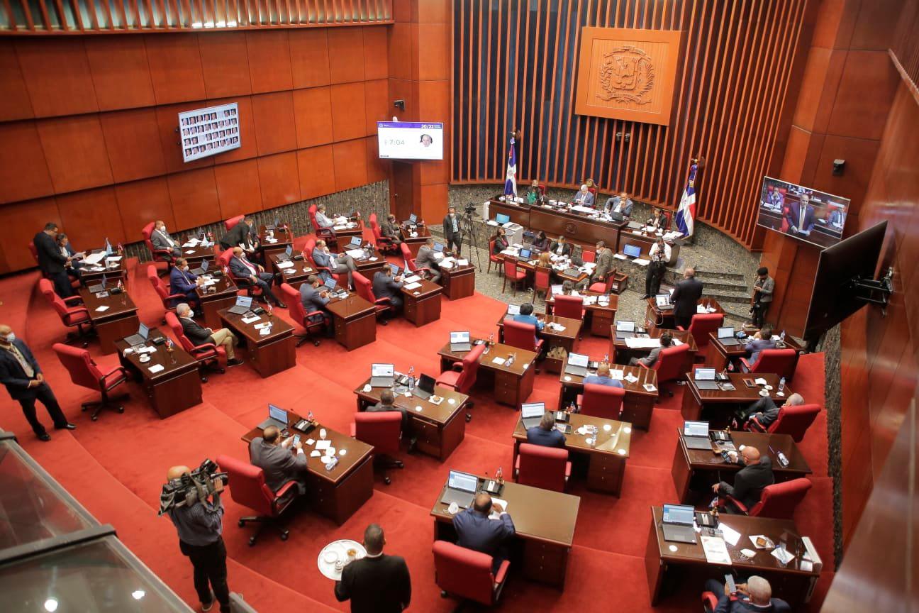 Senado aprueba proyecto que devuelve el Itbis a los turistas no residentes en RD