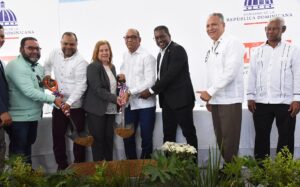 Deligne Ascención inicia reconstrucción de carretera La Vega-Jarabacoa