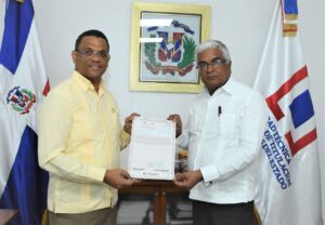Unidad de Titulación entregará certificados en terrenos de la Cementera, Puerto Isabela y Zoológico Nacional 