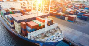 Estados Unidos aumenta los aranceles a productos de Rusia y veta importaciones de oro