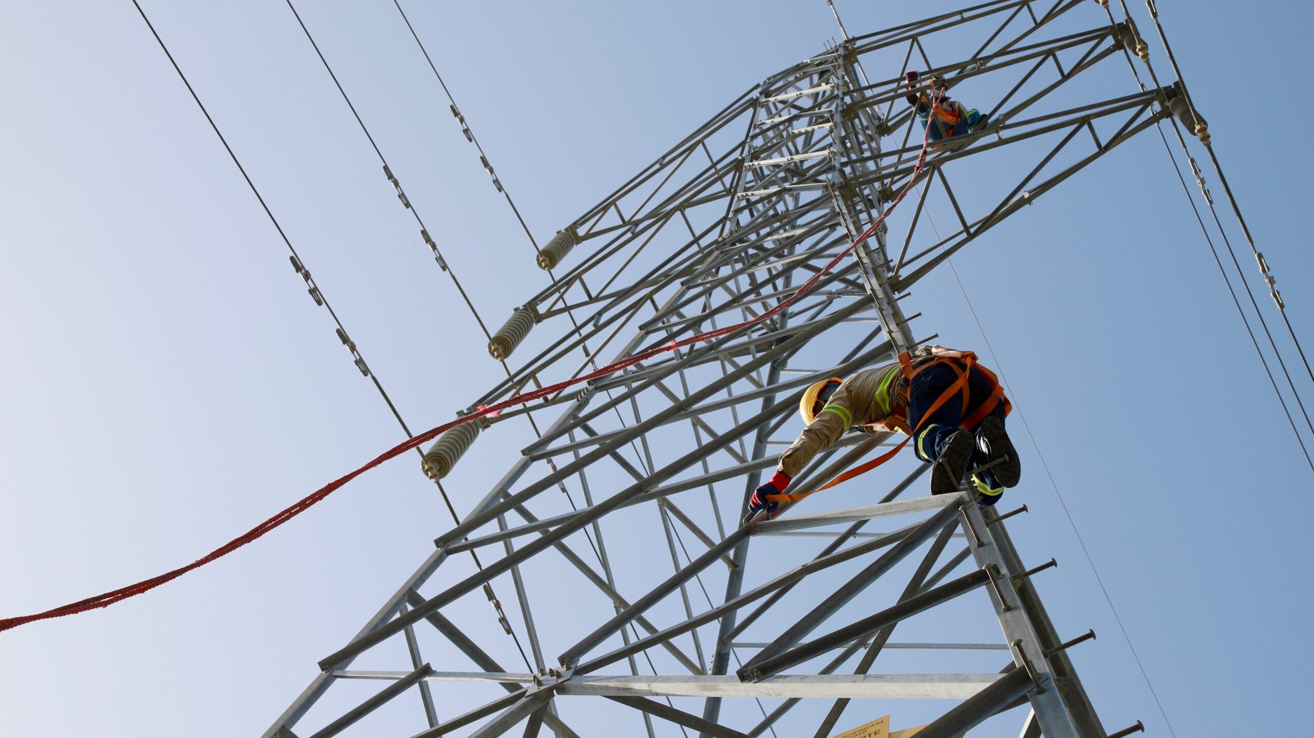 Energía y Minas: Gobierno trabaja para eliminar apagones de forma definitiva