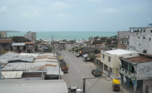 Inaguja inicia proyecto textil en Pedernales 