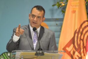 JCE presenta proyecto de participación de jóvenes en colegios electorales 