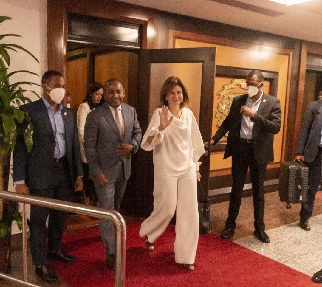 Vicepresidenta Raquel Peña viaja a Italia