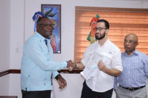Alcaldía Los Alcarrizos inicia construcción de aceras y contenes en el sector Juana Saltitopa