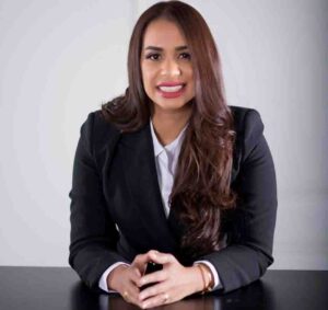 Betty Gerónimo anuncia aspira a alcaldía de SDN 