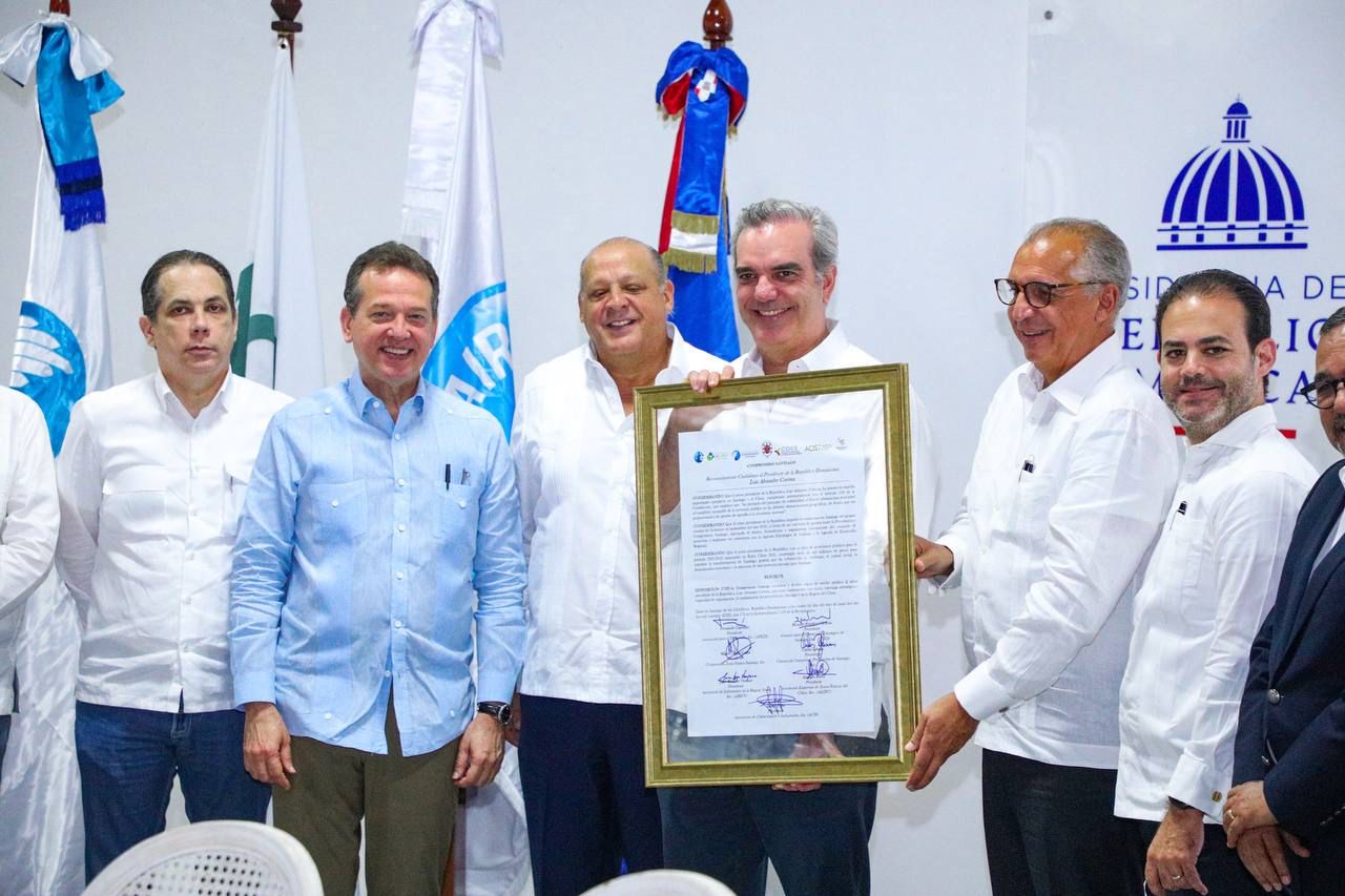 Reconocen a Luis Abinader por estrategia para reactivar industrias en Santiago y el Cibao