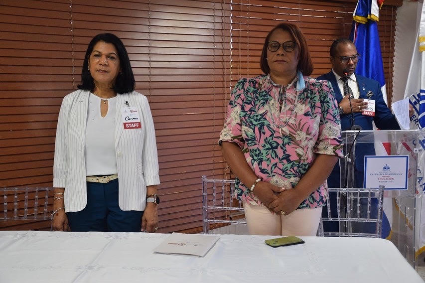 Regional 10 realiza con éxito Consulta Nacional para la Transformación Cualitativa de la Educación