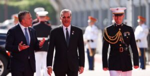 Presidente Abinader continúa intensa agenda de trabajo en IX Cumbre de las Américas