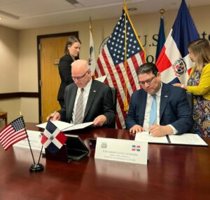 A través de sus organismos aduaneros los gobiernos de la República Dominicana y de los Estados Unidos estarán intercambiando información que optimice la detección de riesgos para su seguridad nacional.