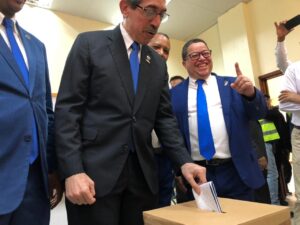 Asjana llama a aceptar resultados y a celebrar al cierre de elecciones UASD