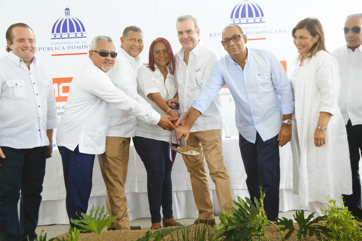 Presidente Abinder deja iniciados trabajos construcción entrada Samaná