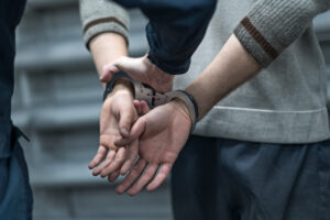 Procuraduría impone prisión preventiva a pareja por transacciones fraudulentas de tres millones