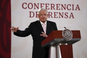 Presidente mexicano tiene listo plan contra inflación que presentará a Biden
