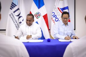 Firman acuerdo de estudio ambiental para construir aeropuerto en Pedernales