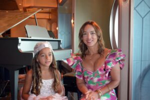 Adamari López descarta actuar en series largas para estar más con su hija