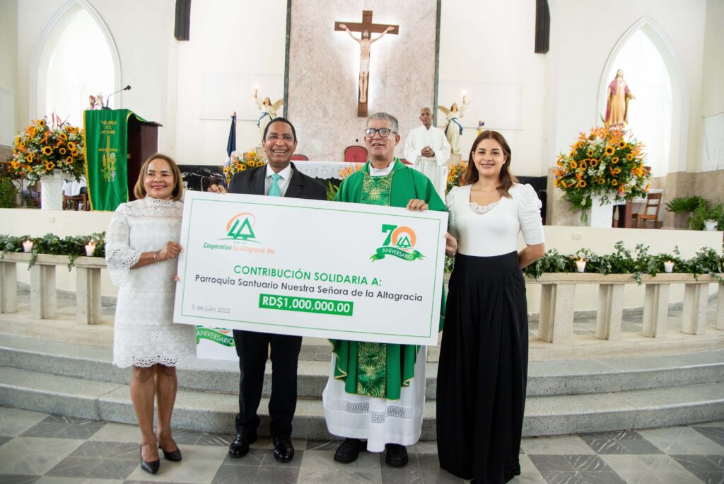 Cooperativa La Altagracia, Inc., inició la celebración de su 70 aniversario con una misa en acción de gracias.