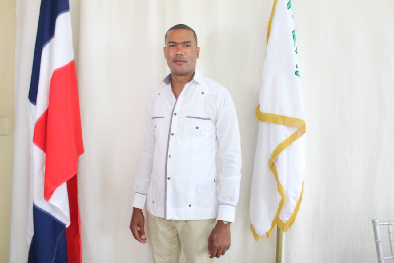 Arrestan regidor del PRM por supuesta estafa y falsedad de escritura