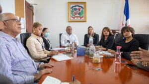 Autoridades penitenciarias y de salud coordinan programa de cirugías para pacientes renales y ortopédicos