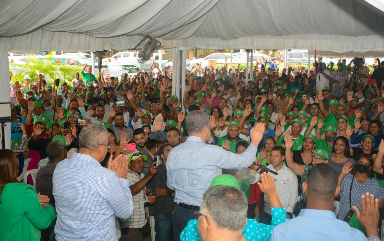 Leonel Fernández rechaza aumento tarifa energética