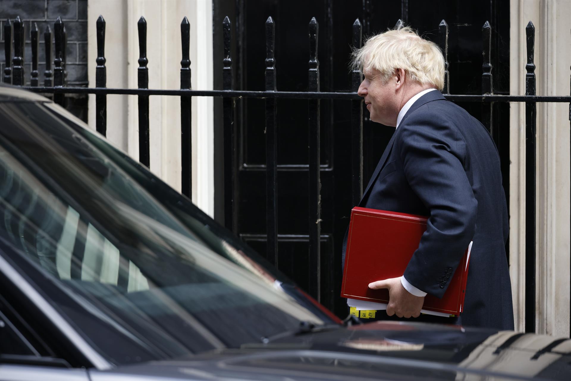 Los ministros de Boris Johnson le pedirán en breve que dimita
