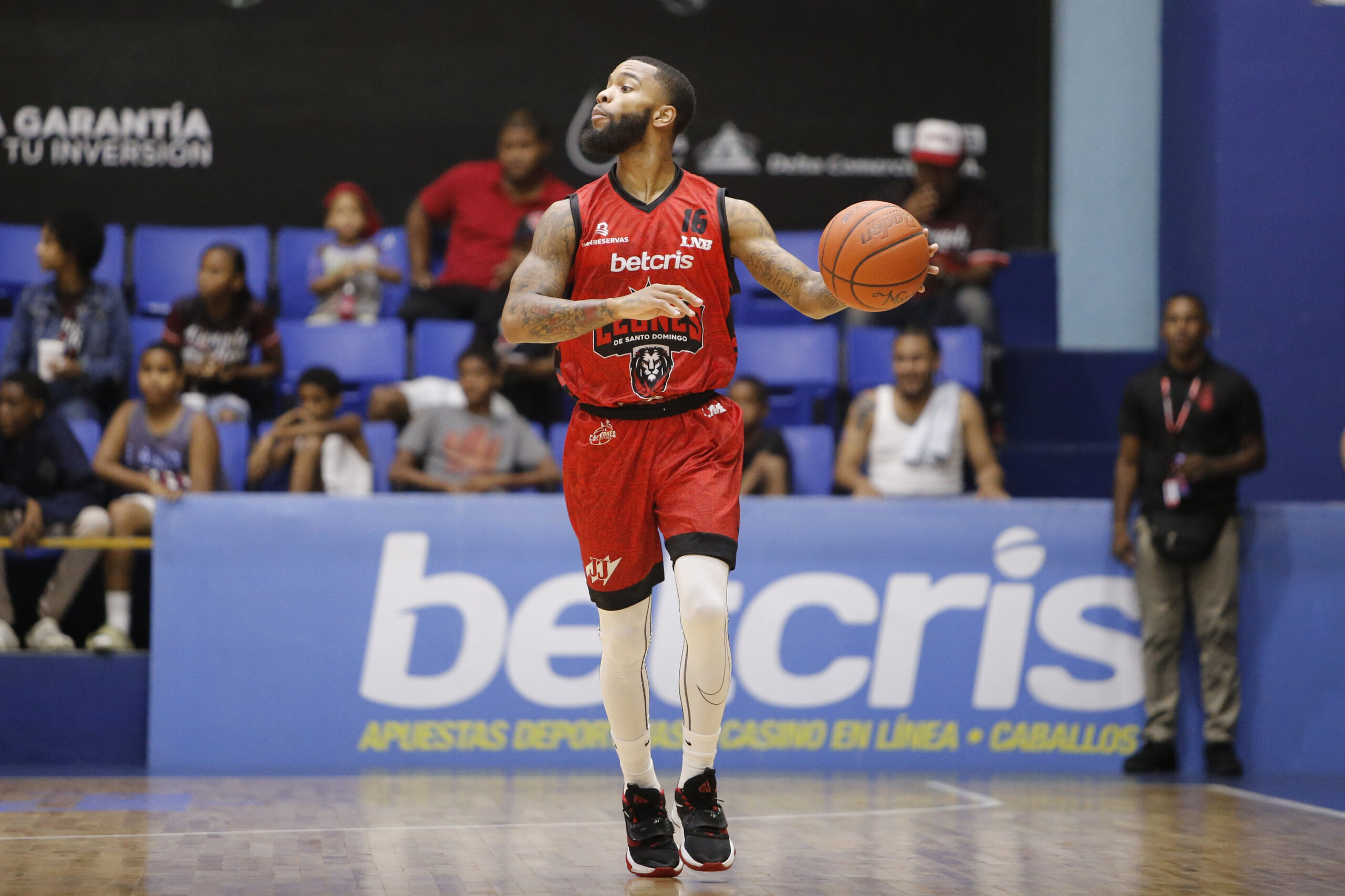 Marquis Wright nuevo refuerzo Leones de Santo Domingo