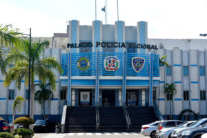 Policía Nacional apresa dos hombres por delito financiero y extorsión