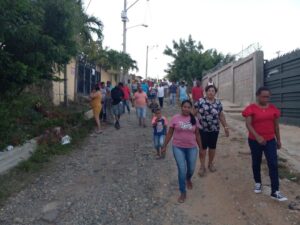 Residentes en Alto del Rey reclaman arreglo de calles, agua potable y sistema cloacal
