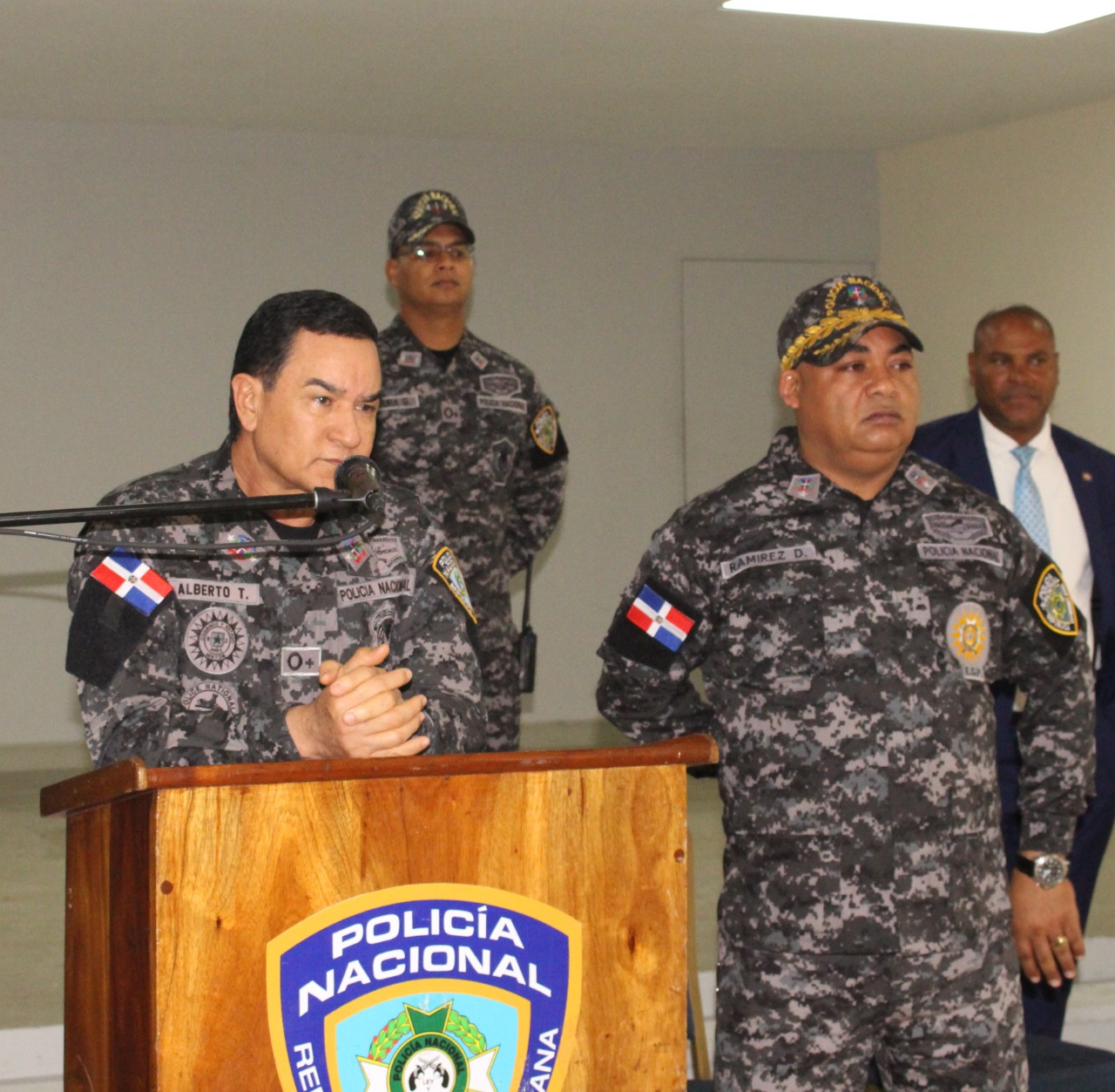 Como parte de la reforma Policía capacita a 61 oficiales subalternos