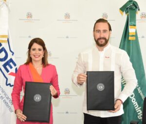 INDEX y CEF Santo Domingo acuerdan ofrecer becas de estudios a dominicanos radicados en el exterior 