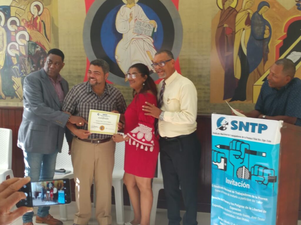 SNTP, Filial SDE entrega certificados de participación Taller sobre “Derecho de Prensa y Peligros de la Libertad de Expresión”