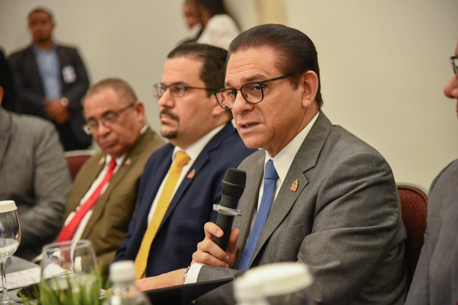 Ministro de Salud y organismos internacionales evalúan efectos sociales y económicos de pandemia